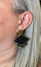 Load image into Gallery viewer, Camel Thread Earrings